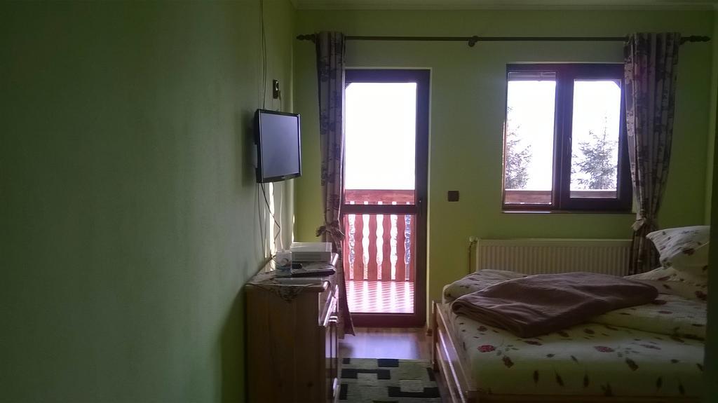 Hotel Casa Edy à Colibiţa Extérieur photo