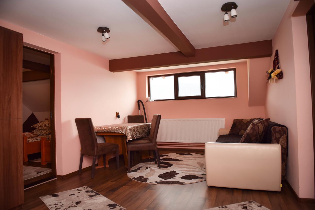 Hotel Casa Edy à Colibiţa Extérieur photo
