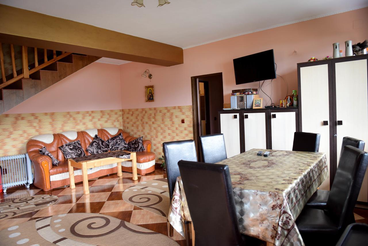 Hotel Casa Edy à Colibiţa Extérieur photo